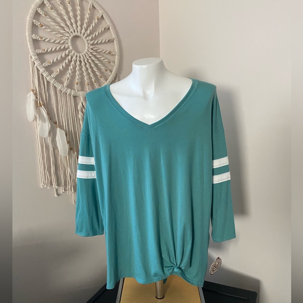 SO Women’s Teal and White 3/4 Sleeve Tunic with Tie Front Size Small
